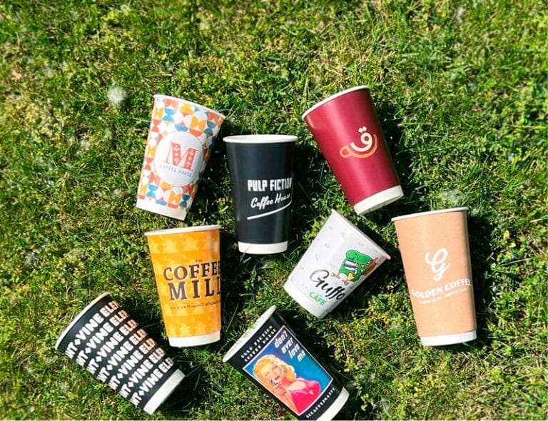Assortment of double wall paper cups